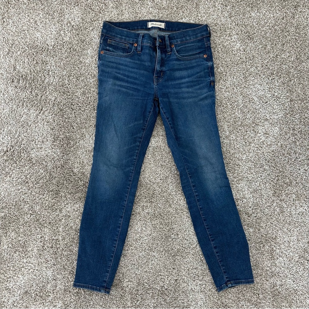 Madewell Petite 8" Skinny Jeans in Ames Wash
